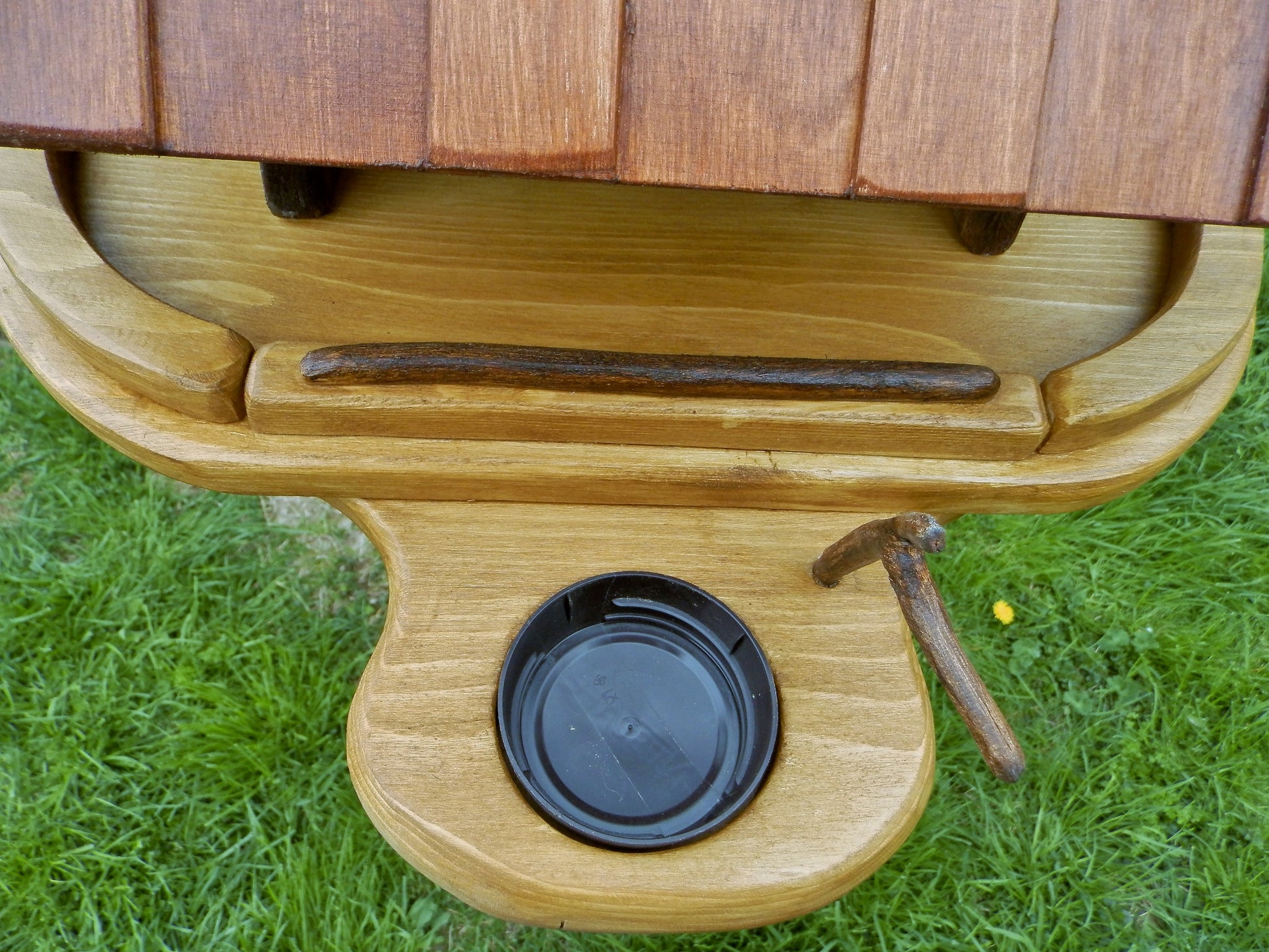 Vogelfutterhaus groß mit Upcycling Tränke reine Handarbeit Gartenvögel - BalkanwoodDesign Handmade