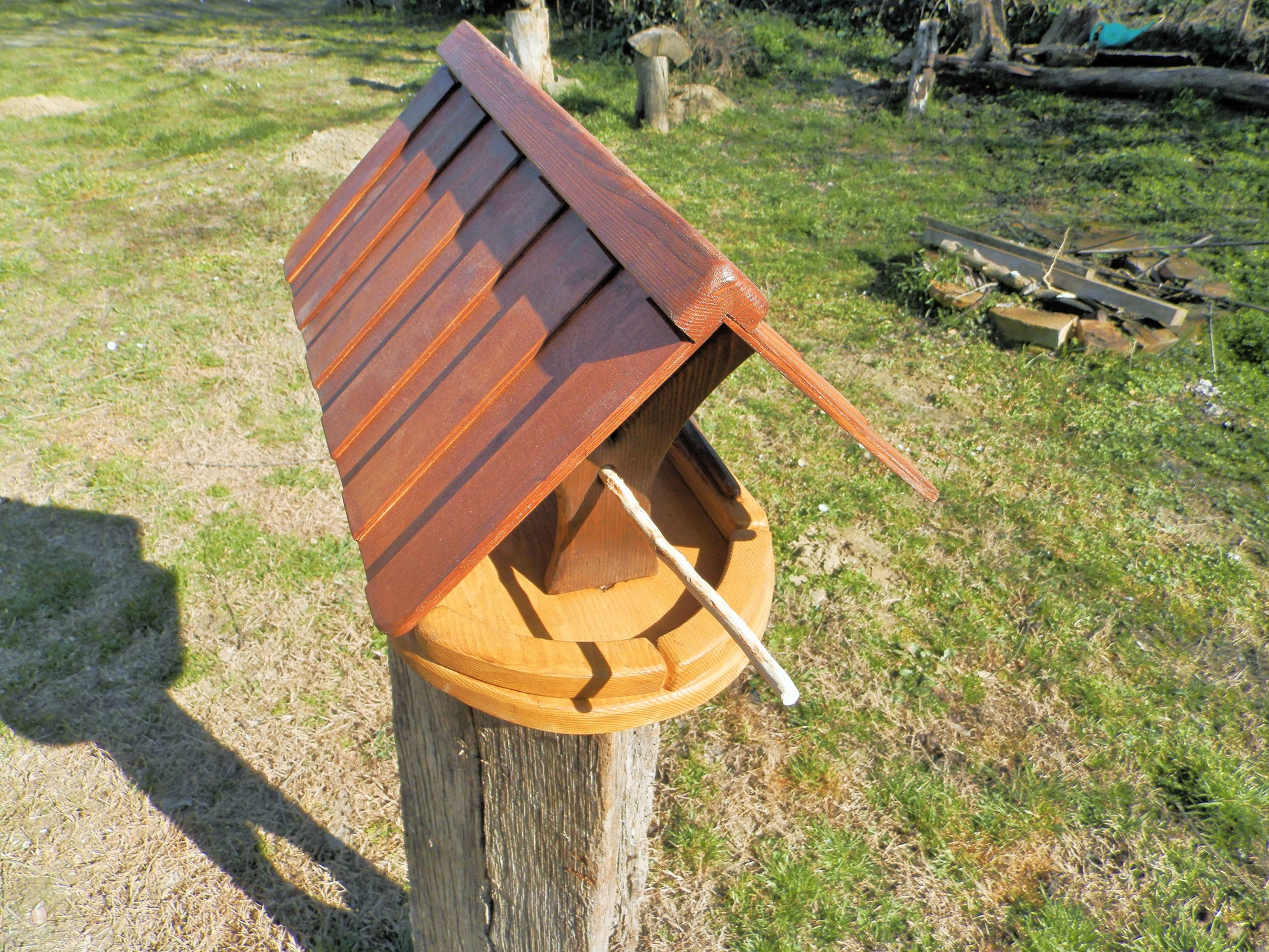Vogelfutterhaus groß mit Upcycling Tränke reine Handarbeit Gartenvögel - BalkanwoodDesign Handmade
