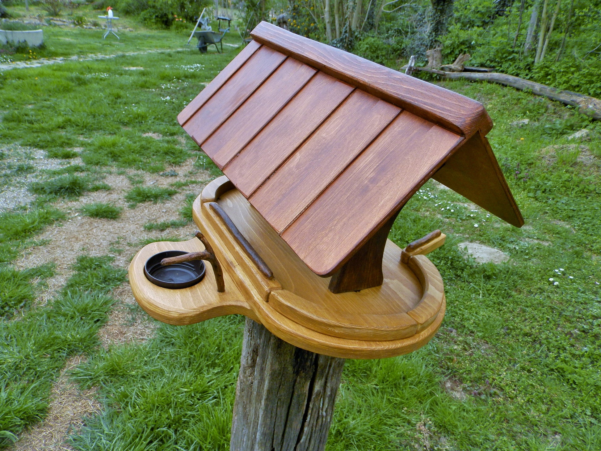 Vogelfutterhaus groß mit Upcycling Tränke reine Handarbeit Gartenvögel - BalkanwoodDesign Handmade